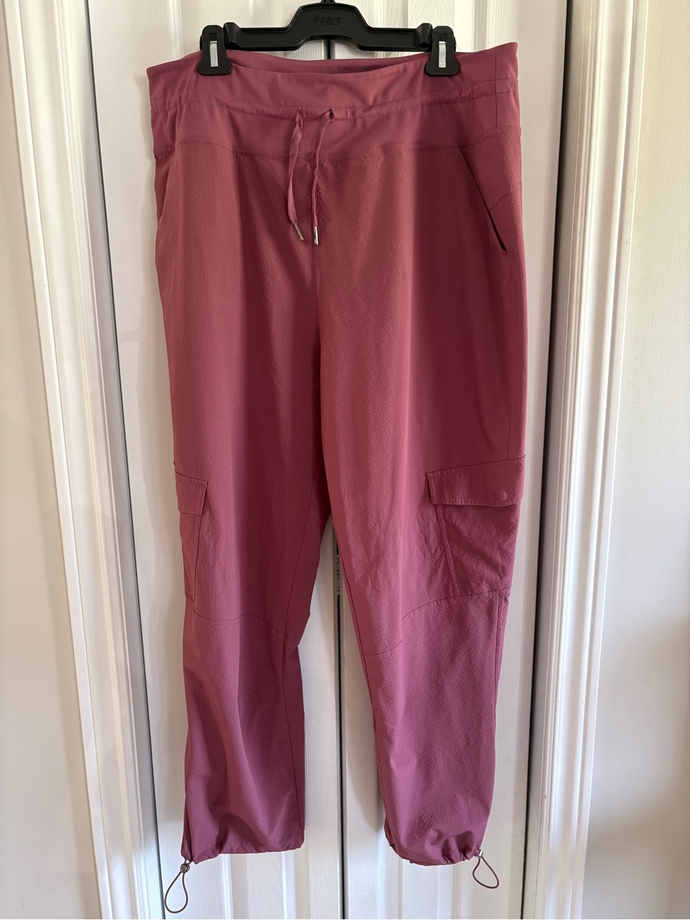 Lole Women's Ankle Pants with tie at ankle in Salmon